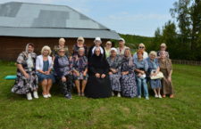 23 августа православные женщины  совершили  незапланированную автобусную экскурсию в село Аксаково Майнского района Ульяновской области